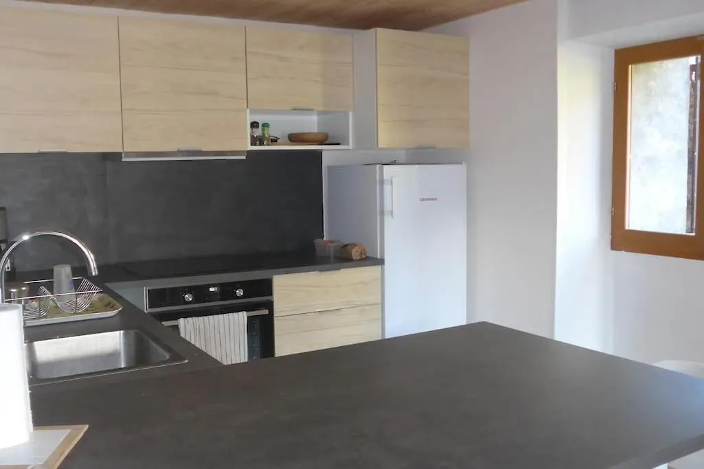Les Astrances, Logement Dans Une Maison De Village Huez 0*,