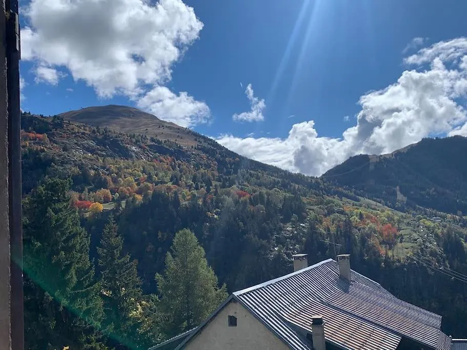 Les Astrances, Logement Dans Une Maison De Village Huez 0*,  France